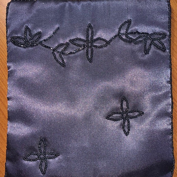 SHISEIDO | BRAND NEW beaded satin purse - Picture 4 of 6